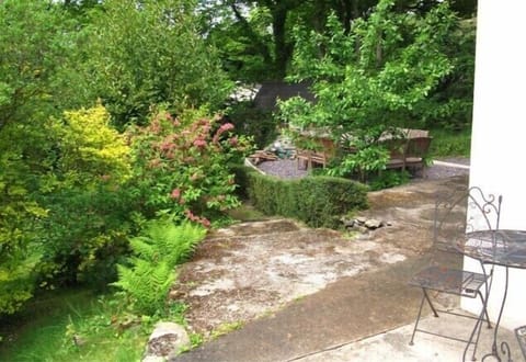 Garden & Seating area