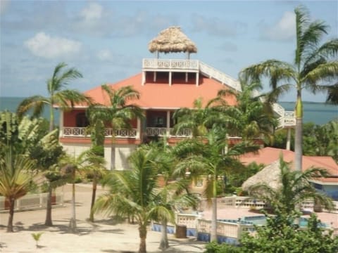 Pointe House (apartment is downstairs in this house)