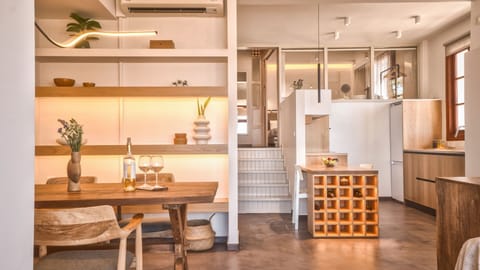 Dinning area & kitchen