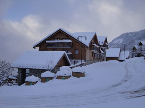 Retreat to this prime destination for your ski holiday!