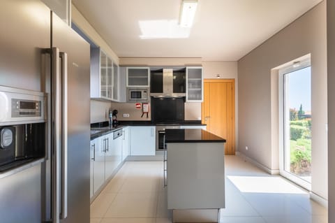 Villa, 3 Bedrooms | Private kitchen | Full-size fridge, microwave, stovetop, dishwasher