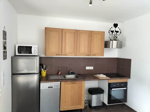 cusiine gîte tournesols ombre bleue du figuier gîtes et chambres d'hôtes avec piscine ardèche