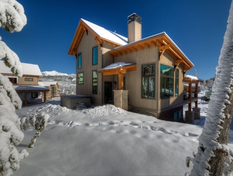 Homestead Chalet 10 Claim Jumper, Exterior