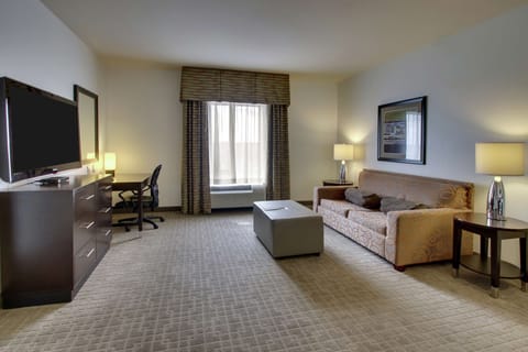 Suite, 1 Bedroom | In-room safe, desk, iron/ironing board, free rollaway beds