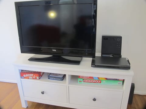 Flat screen, DVD, I Pod Dock