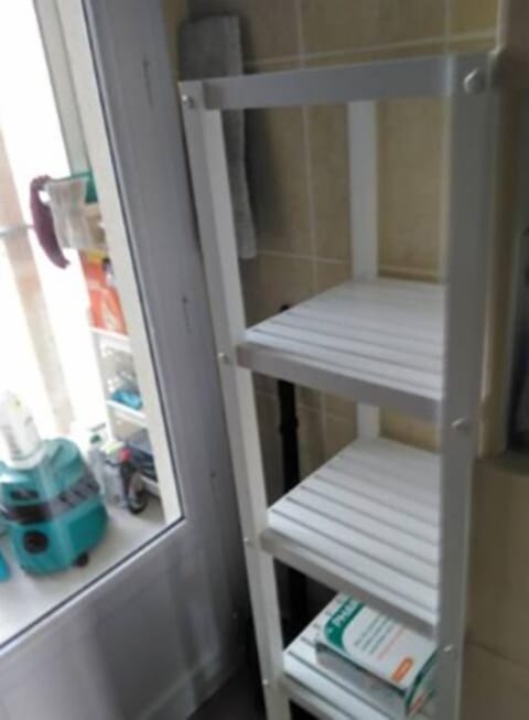 Double Room, Garden View | Bathroom amenities | Shower, free toiletries, hair dryer, towels