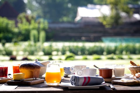 Daily buffet breakfast (EUR 14 per person)