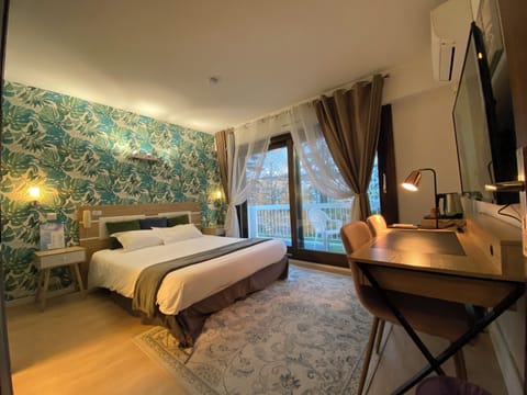 Exclusive Double Room | Individually decorated, individually furnished, desk, laptop workspace