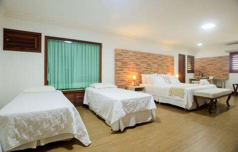 Presidential Room | Minibar, free WiFi, bed sheets