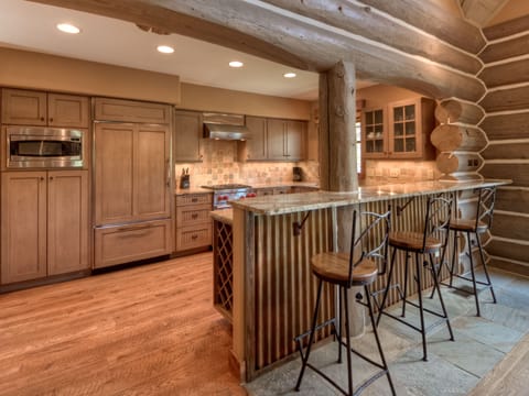 Powder Ridge Cabins, Manitou 3, Kitchen, 1