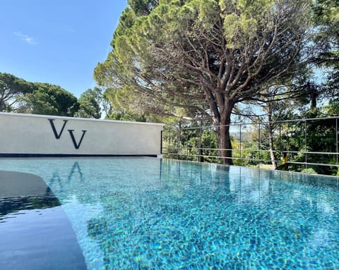 Suite Van Gogh, private pool and garden | Private pool