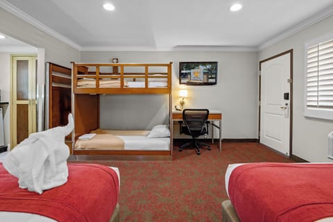 Deluxe Room, 2 Queen Beds (Kids Room with 2 queen beds and Bunk) | Iron/ironing board, free WiFi, bed sheets