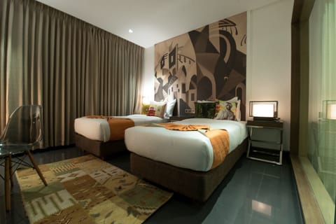 Luxury Double or Twin Room, 1 Queen Bed | In-room safe, soundproofing, free WiFi, bed sheets