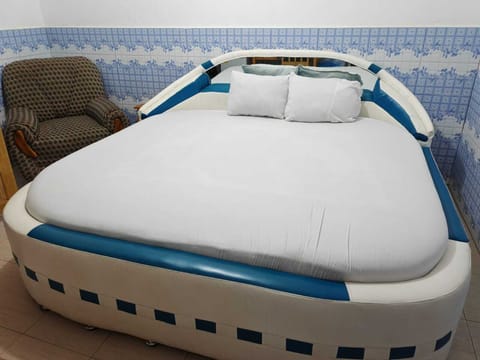 Standard Double Room | Desk, free WiFi, bed sheets