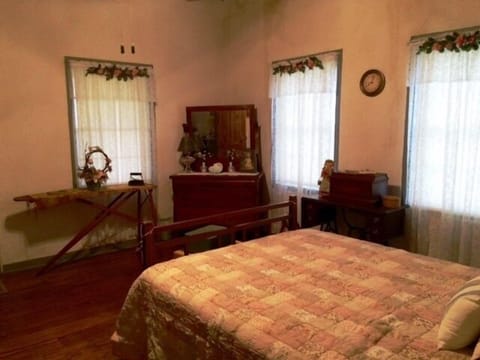 Queen bed in bedroom