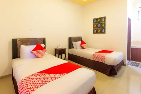 Standard Twin Room | Desk, free WiFi