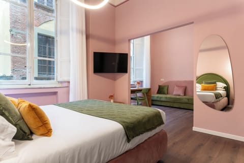 Superior Room | In-room safe, desk, free WiFi, bed sheets