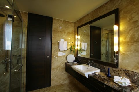 Superior Room | Bathroom | Designer toiletries, hair dryer, slippers, towels