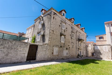 BNB rooftop apartment in Trogir center