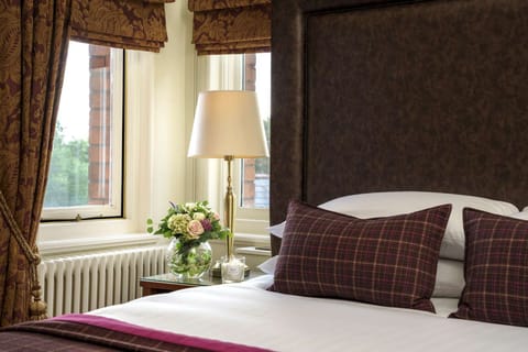 Deluxe Room, 1 Double Bed (Deluxe King) | In-room safe, desk, iron/ironing board, free WiFi