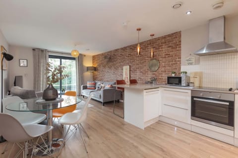 Living dining kitchen