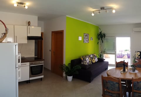 Living/kitchen room