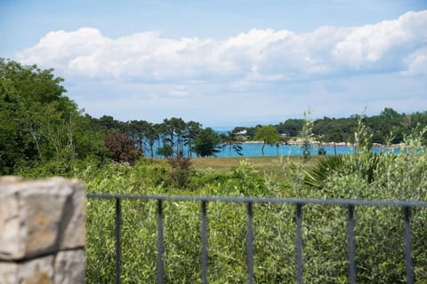 Vacation house Umag Savudrija, near the beach, balcony with sea view, WiFi  Apartment in Istria County