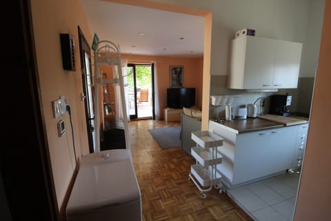 Living area & kitchen