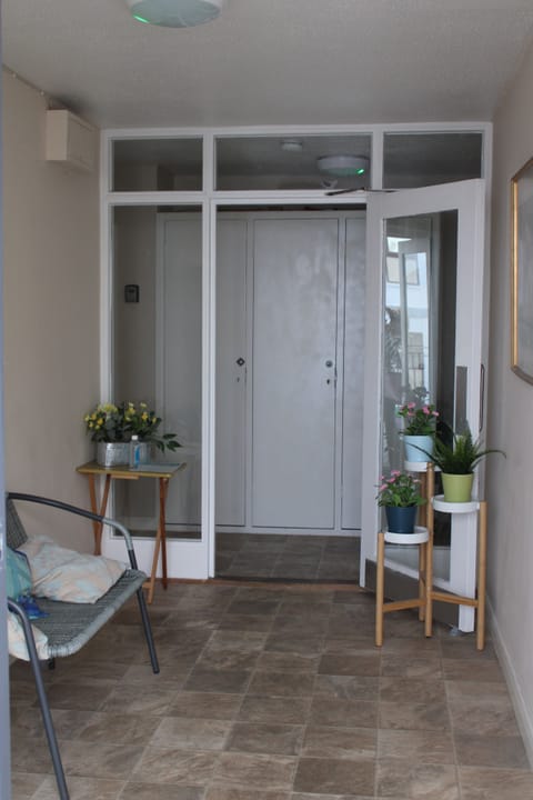 Spacious entrance to the holiday apartment block