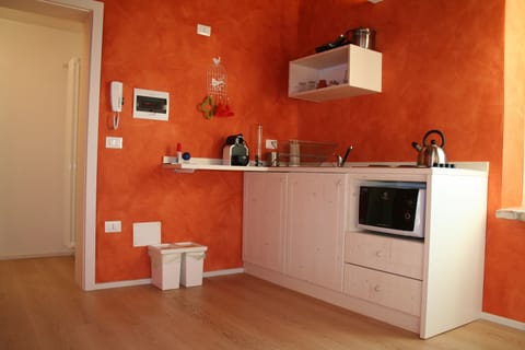 Apartment, 1 Bedroom | Private kitchen | Fridge, stovetop, cookware/dishes/utensils