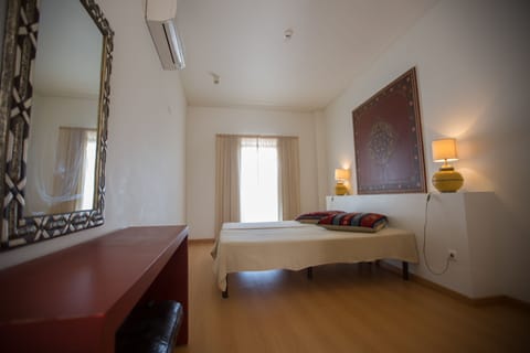 Twin Room, Private Bathroom | Iron/ironing board, free WiFi, bed sheets