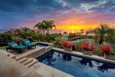 Relax and enjoy a famous Kona sunset!