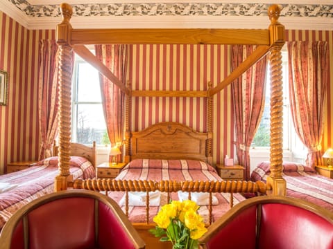 Quadruple Room | Iron/ironing board, free WiFi, bed sheets