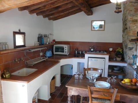 Forno's kitchen and dining area