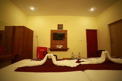 Family Room, 2 Queen Beds, Non Smoking | Egyptian cotton sheets, premium bedding, desk, soundproofing