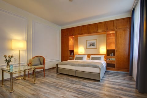 Comfort Double Room | Premium bedding, pillowtop beds, in-room safe, desk