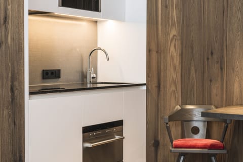 Studio | Private kitchen | Coffee/tea maker, electric kettle