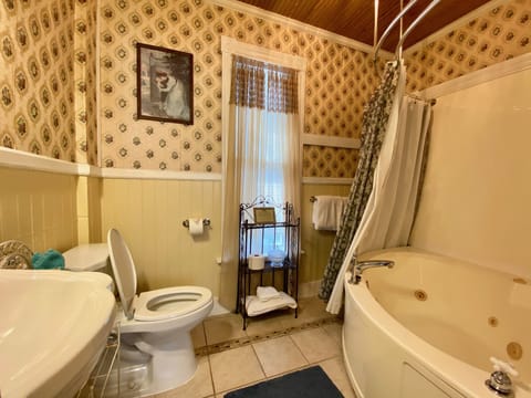 The Catherine Bedchamber. | Bathroom | Hair dryer, towels