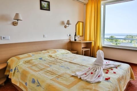 Standard Twin Room, Balcony | Premium bedding, iron/ironing board, WiFi, bed sheets