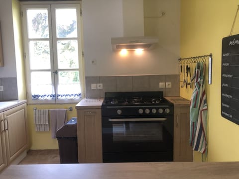 Large gas cooker, 5 burners  and large oven  