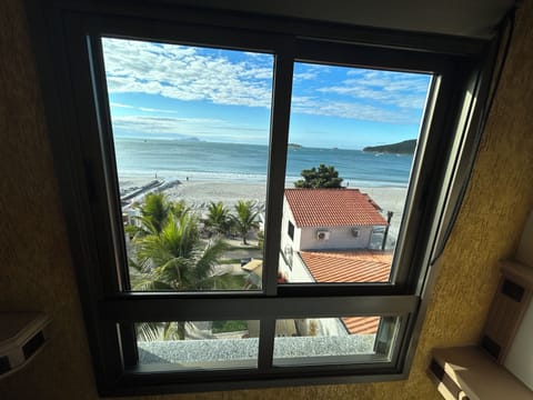 Apartment, 2 Bedrooms (Frente Mar) | In-room safe, desk, free WiFi