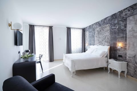Junior Suite, Accessible | Frette Italian sheets, premium bedding, down comforters, pillowtop beds