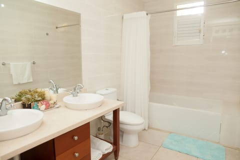 Family Apartment, 3 Bedrooms, Pool View | Bathroom | Free toiletries, hair dryer, towels, soap