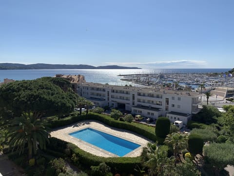 Property, Swimming Pool, Resort, Sky, Azure, Vacation, Building, Real Estate, Bay, Sea