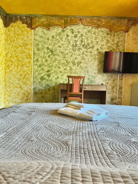 Comfort Double Room | Individually decorated, soundproofing, iron/ironing board