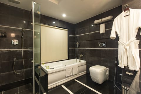 Royal Suite, 1 King Bed with Sofa bed, Non Smoking, City View | Bathroom | Shower, rainfall showerhead, free toiletries, hair dryer