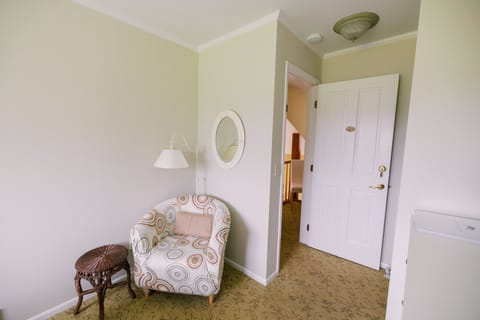 Deluxe Room, 1 Queen Bed, Non Smoking, Valley View (Yarrow) | Premium bedding, individually decorated, individually furnished