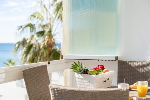 Terrace sea views. Modern. Doña Lola. Calahonda