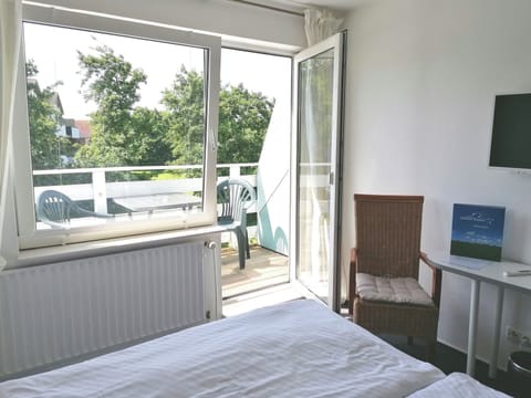 Comfort Double Room, 1 Queen Bed, Non Smoking, Garden View | Balcony