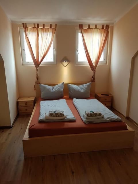 Double Room | Desk, soundproofing, iron/ironing board, free WiFi